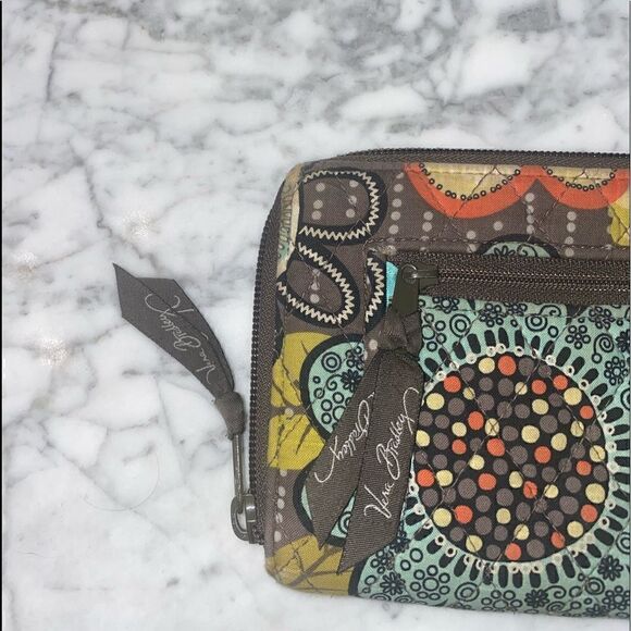 Vera Bradley wristlet    - Picture 3 of 4